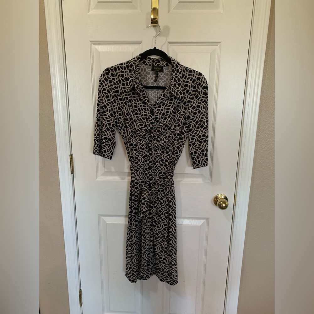Laundry by Shelly Segal Black & Cream Printed Wrap-Style Midi Dress